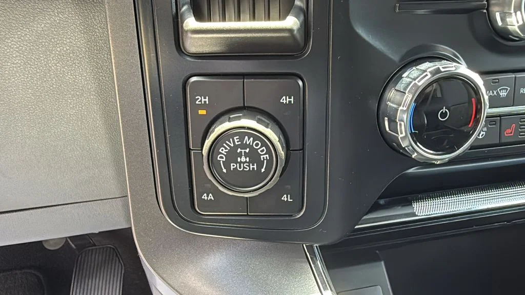 New 2026 Oxford White Ford Lariat® image 23