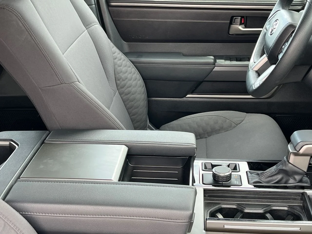 2025 Toyota Sequoia SR5 - Photo 10