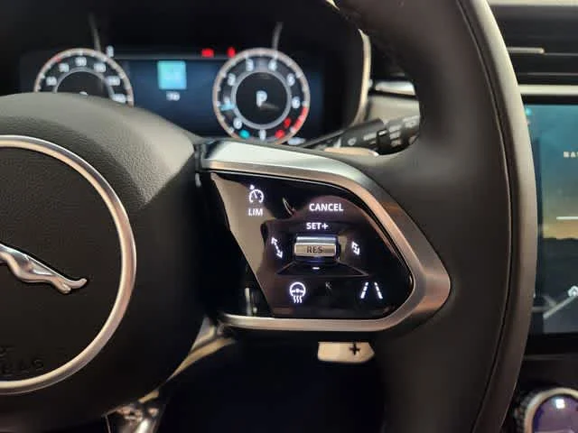 New 2026 Ostuni Pearl White Premium Metallic Jaguar R-Dynamic S image 45