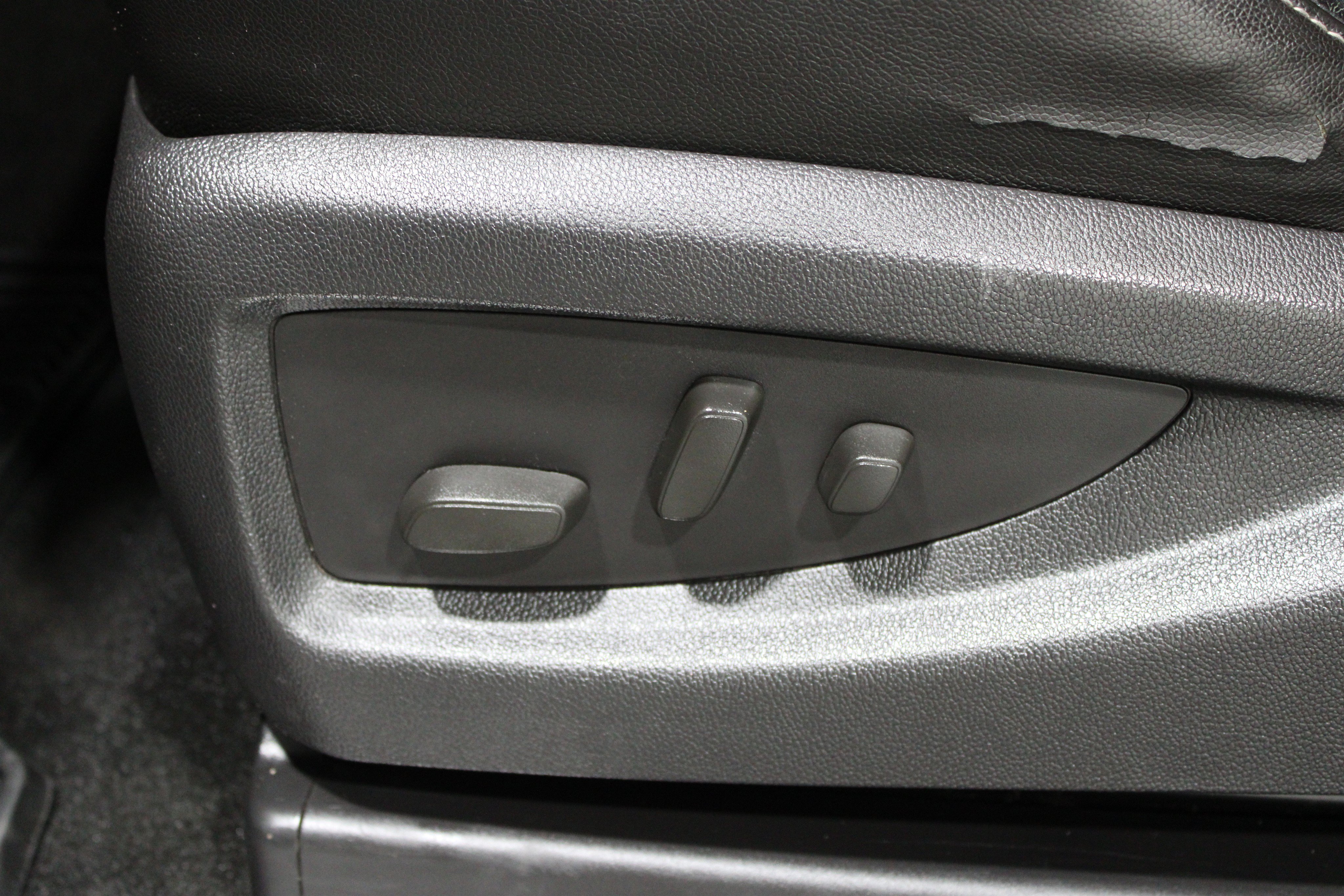 Used 2015 Black Chevrolet LTZ image 4