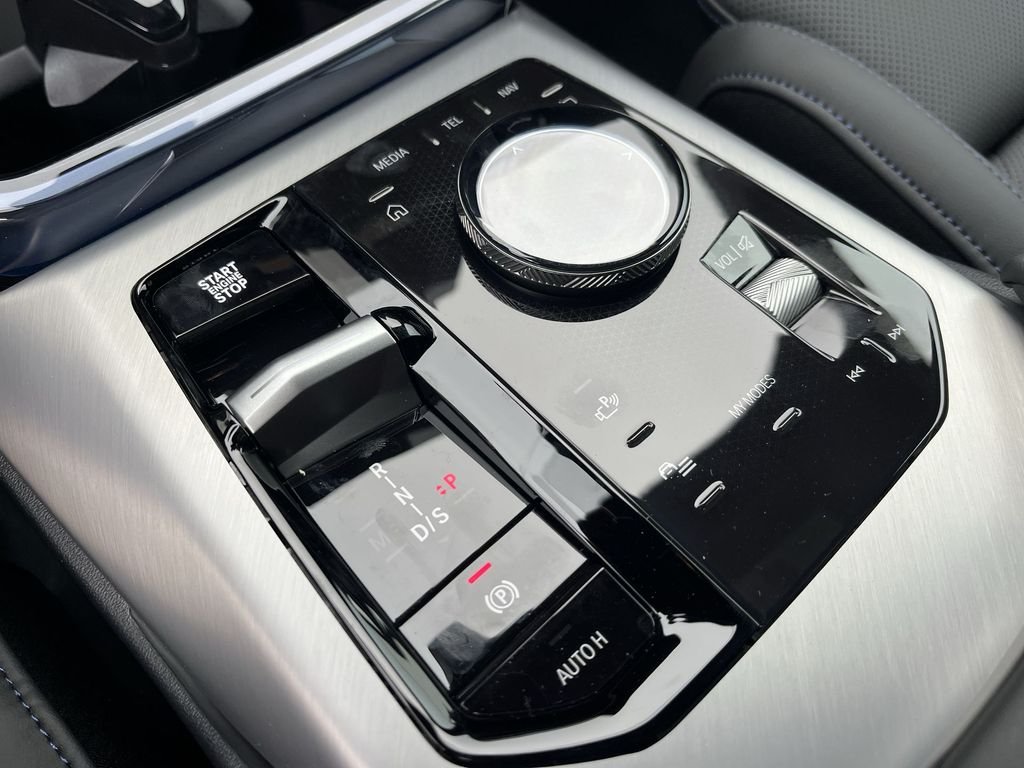 Used 2026 White BMW M50 xDrive image 16