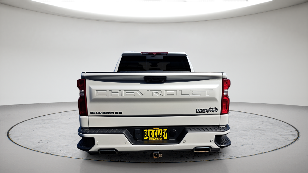 Used 2022  Chevrolet High Country image 6