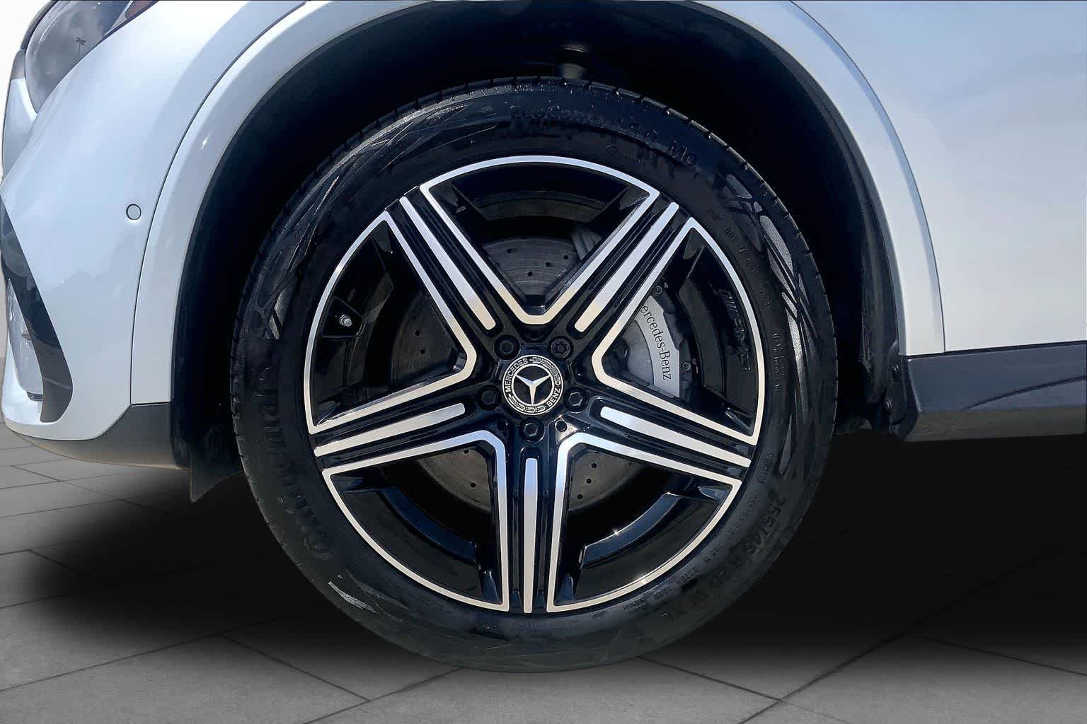 Used 2025 Cirrus Silver Metallic Mercedes-Benz GLC 300 image 10