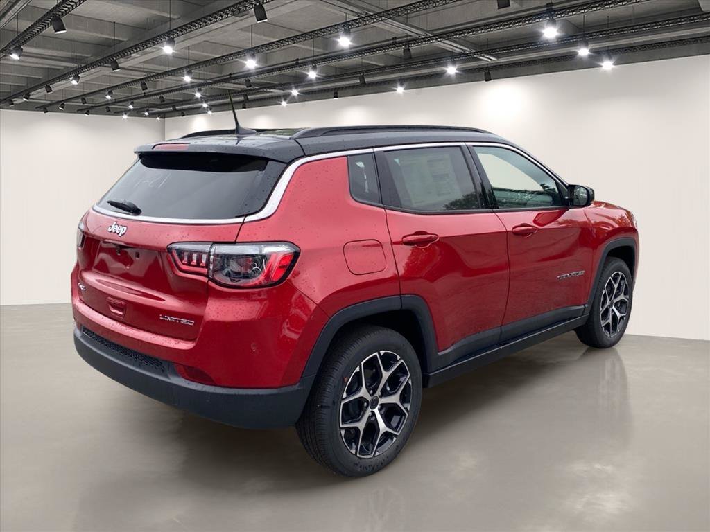 New 2026 Red Hot Pearl-Coat Exterior Paint Jeep Limited image 4