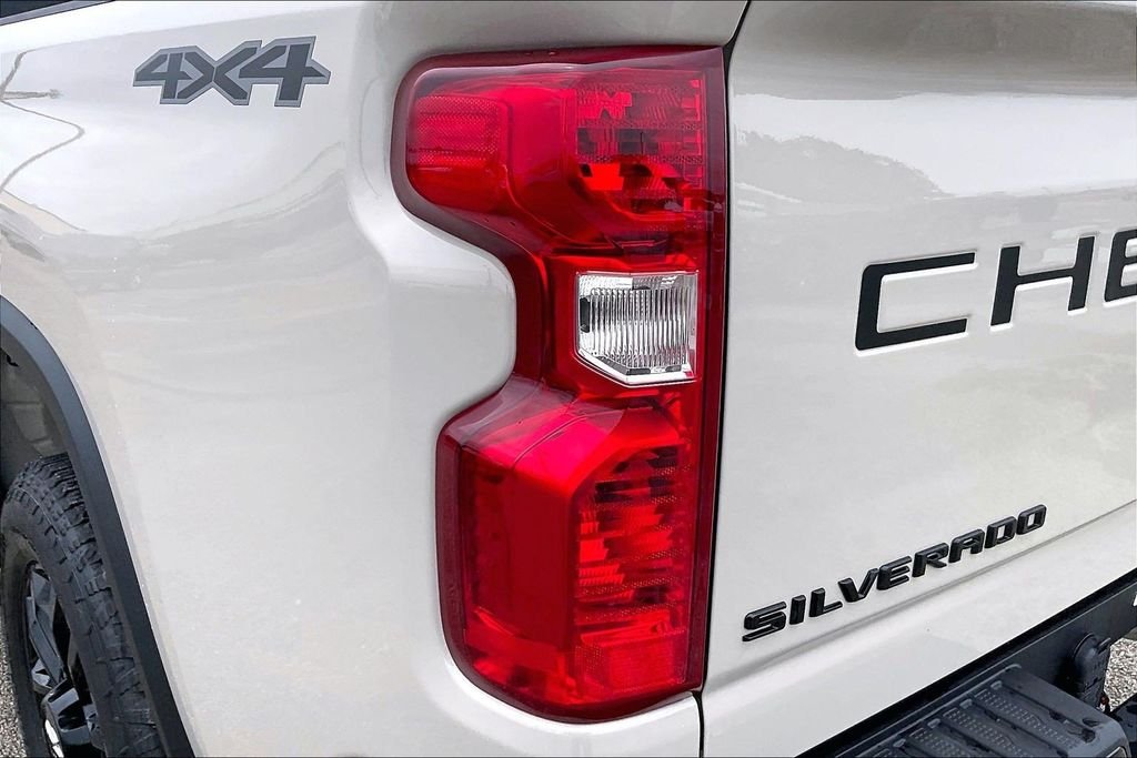 Used 2026 Tan Chevrolet Custom image 20
