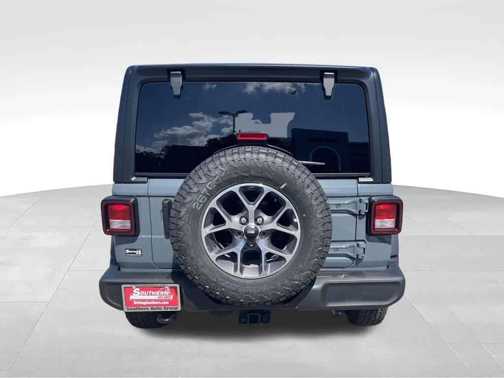 New 2025 Anvil Clear-Coat Exterior Paint Jeep Sport S image 5
