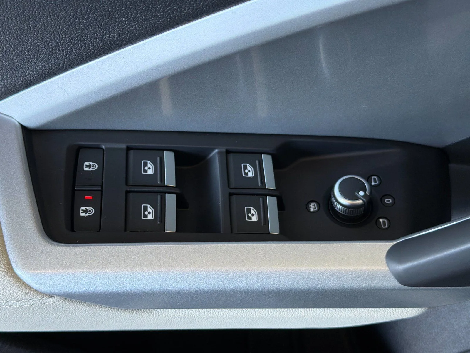 Used 2024  Audi Premium image 10
