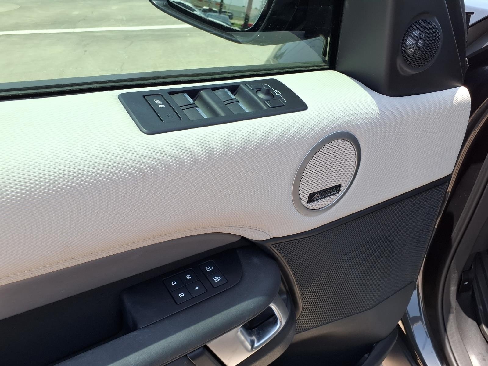 2024 Land Rover Discovery Dynamic SE  at HGreg Houston