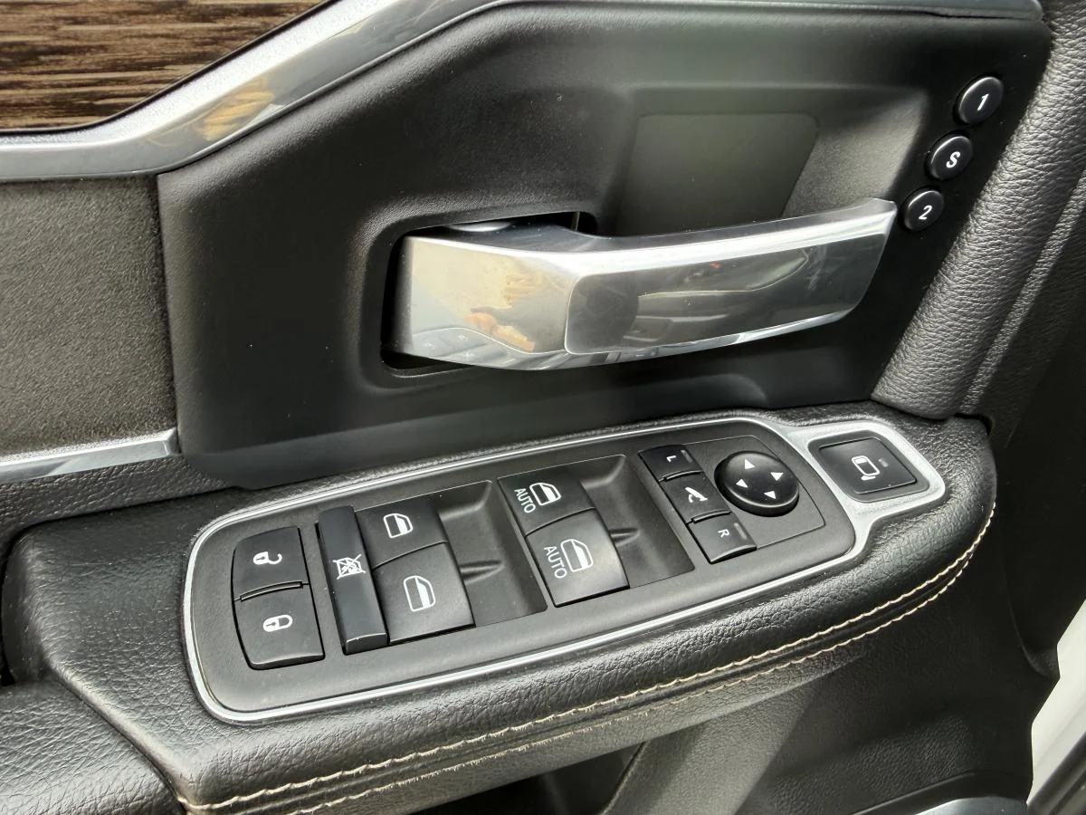 Used 2021 White RAM Laramie Crew Cab Swb image 14
