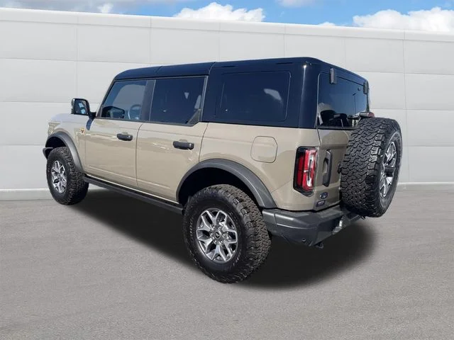 Used 2025 Gray Ford Badlands image 3