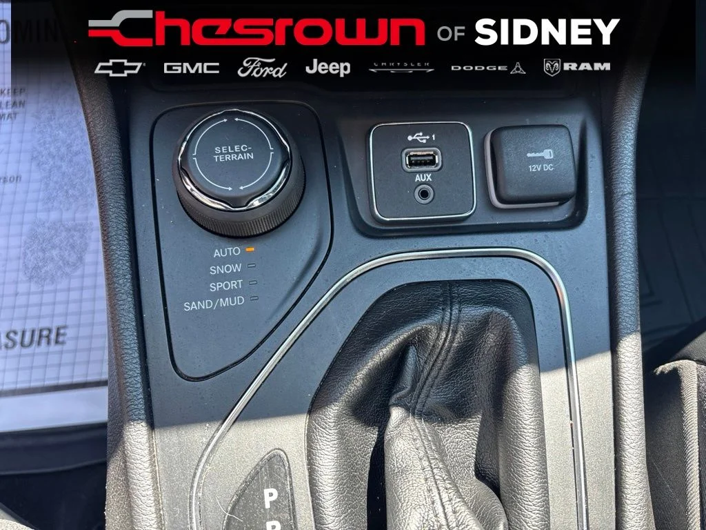 Used 2020 Red Jeep Latitude Plus image 19