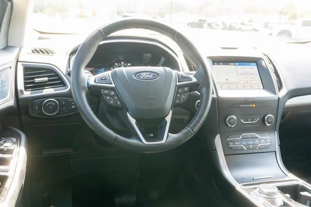 Used 2019 Gray Ford SEL image 15