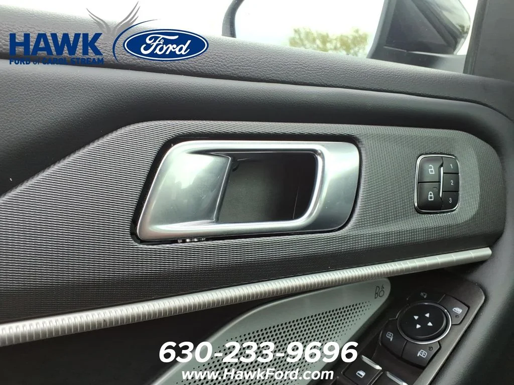 Used 2025 White Ford ST image 16