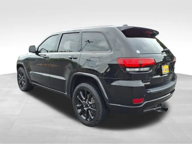 Used 2020 Black Jeep Altitude image 8