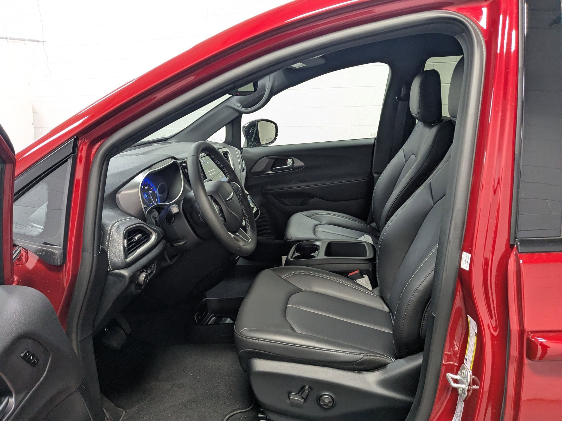 New 2026 Red Hot Pearl-Coat Exterior Paint Chrysler Select image 14