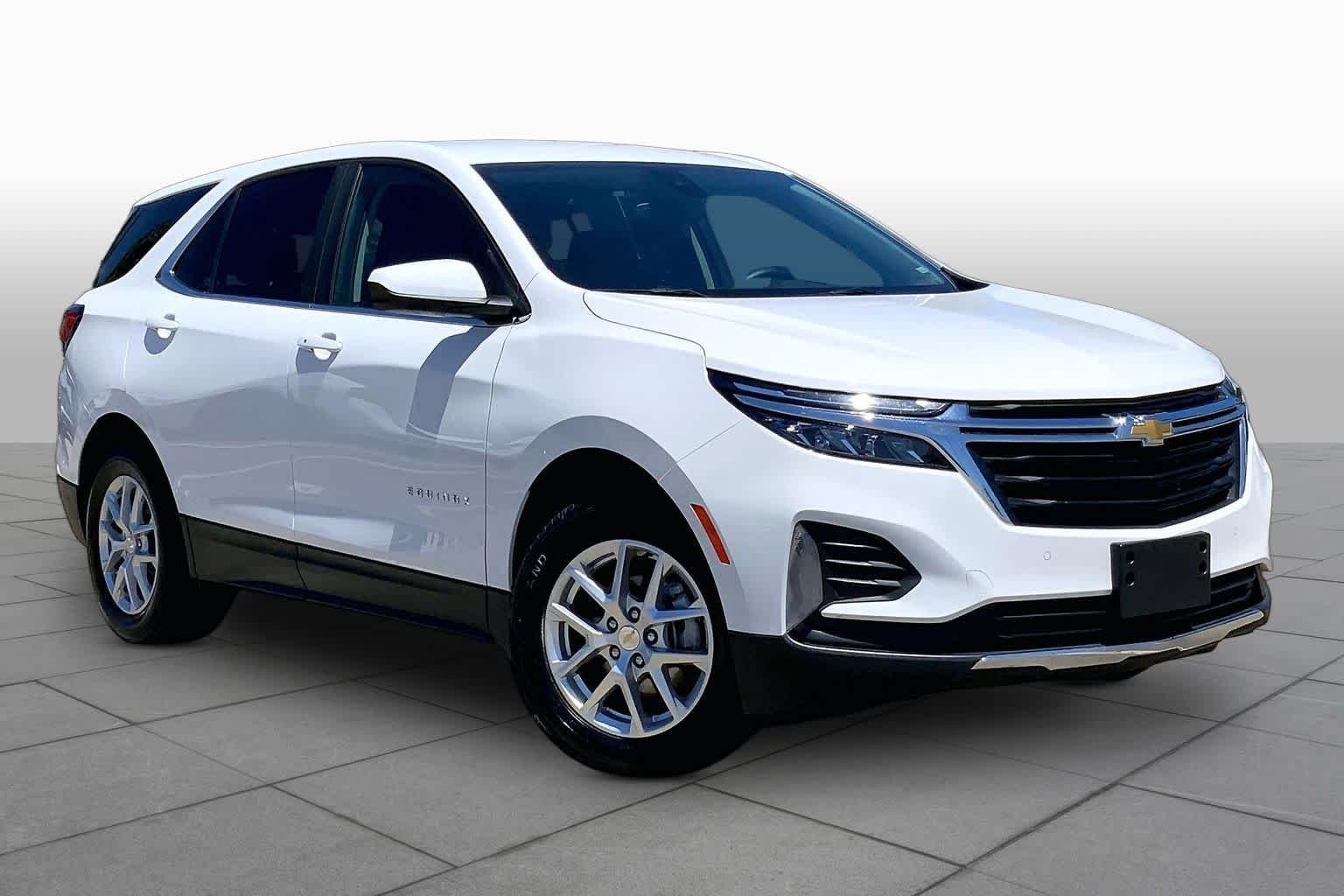 Used 2024 Summit White Chevrolet LT image 3