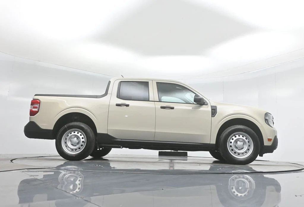 New 2025 Desert Sand Ford XL image 42