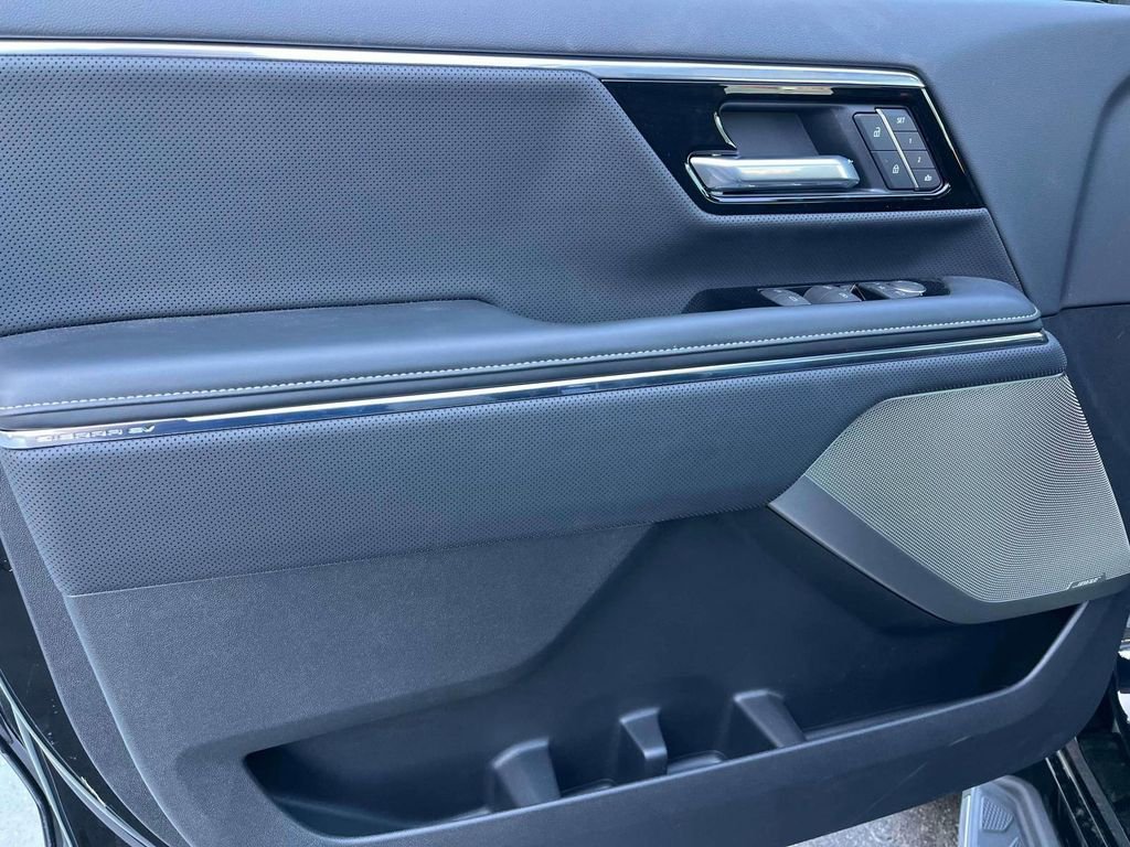 2025 GMC Sierra EV Denali - Photo 18