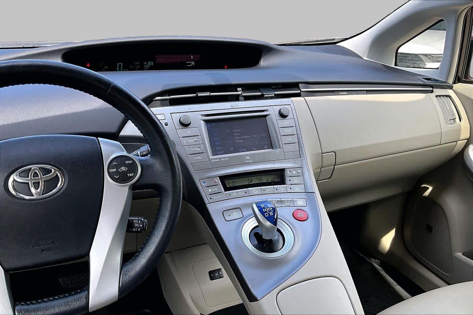 Used 2015 Barcelona Red Metallic Toyota Four image 7