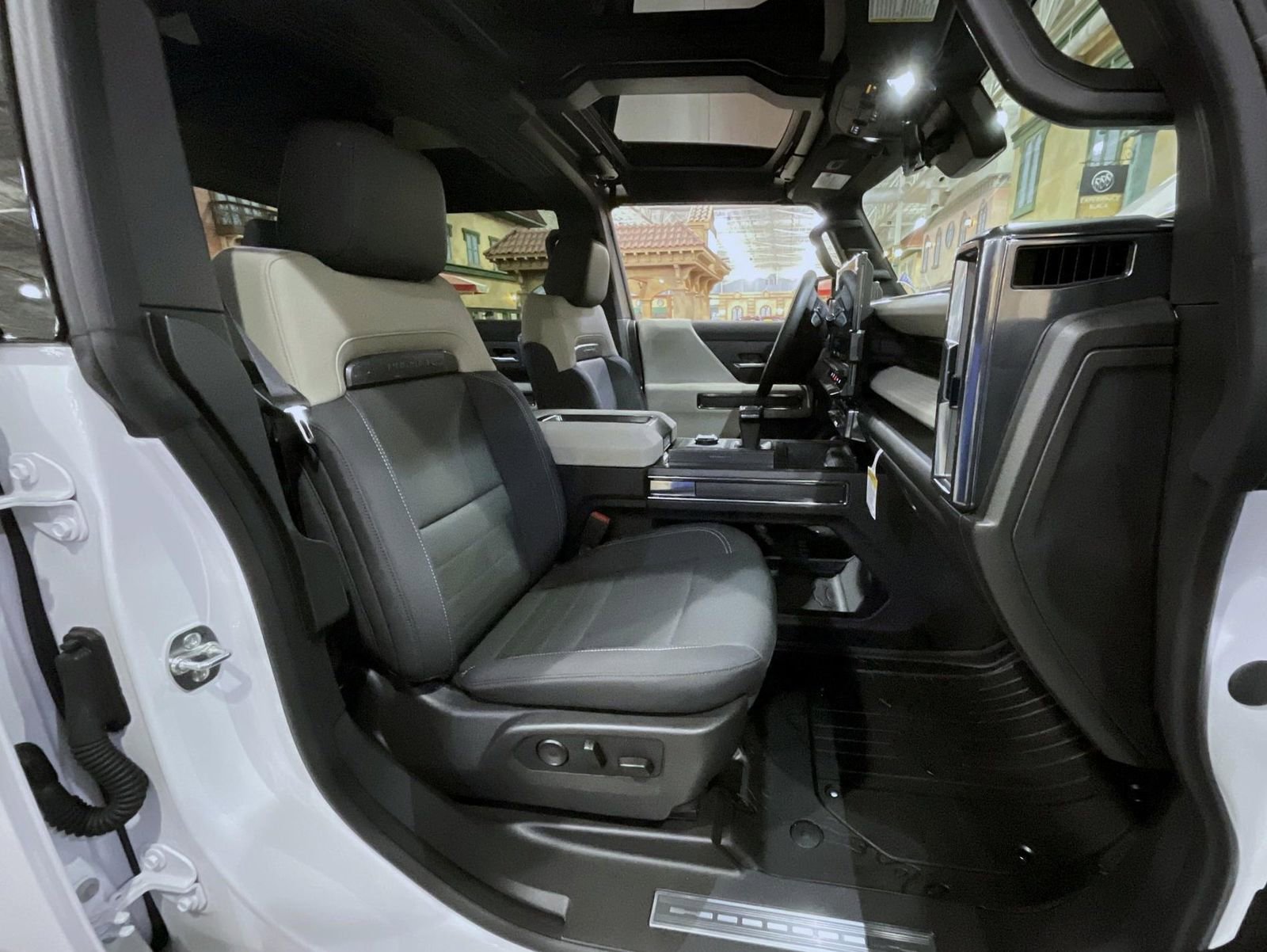 2026 GMC HUMMER EV 2X - Photo 15