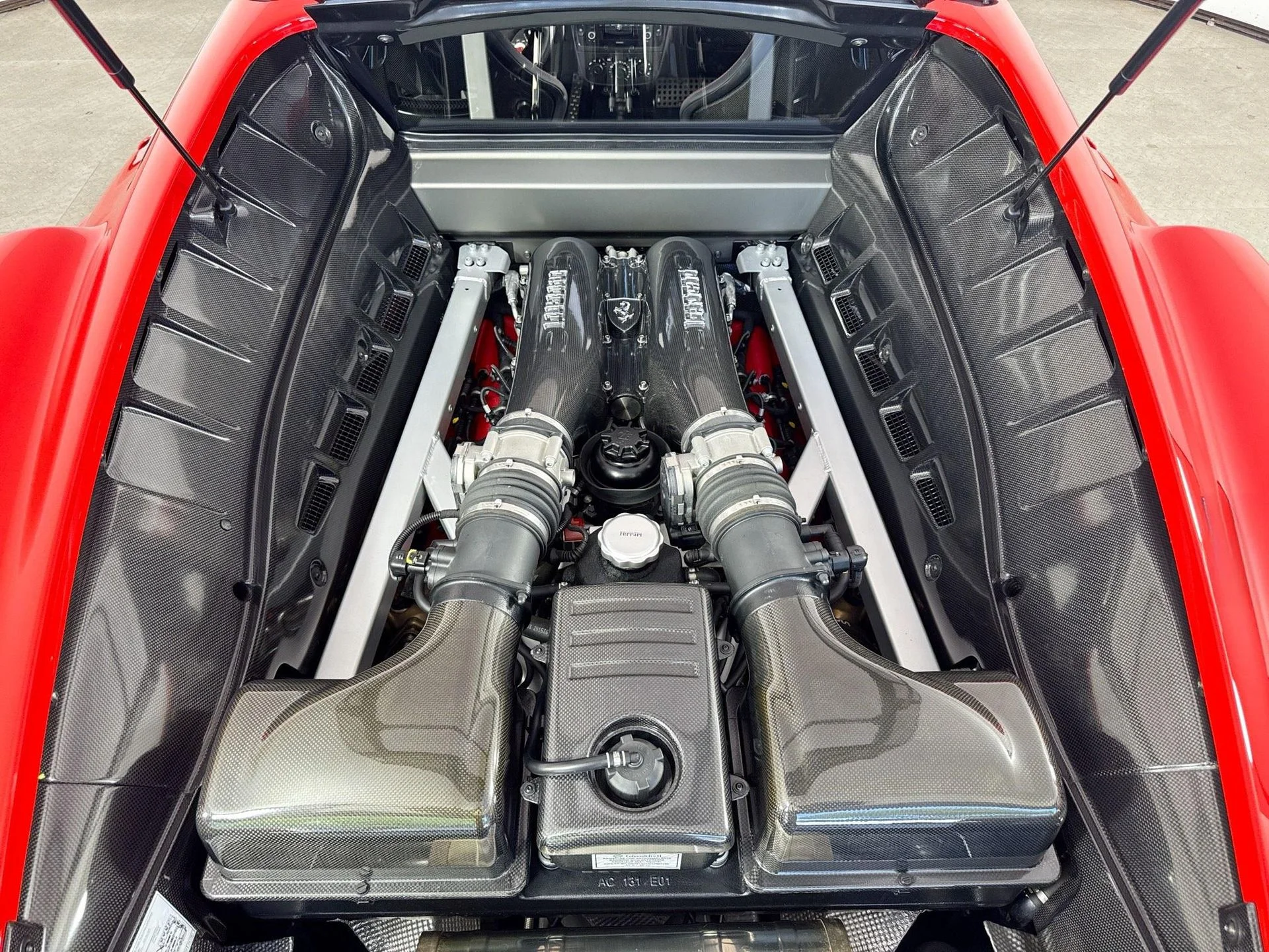 Used 2009 Red Scuderia Ferrari Scuderia image 23