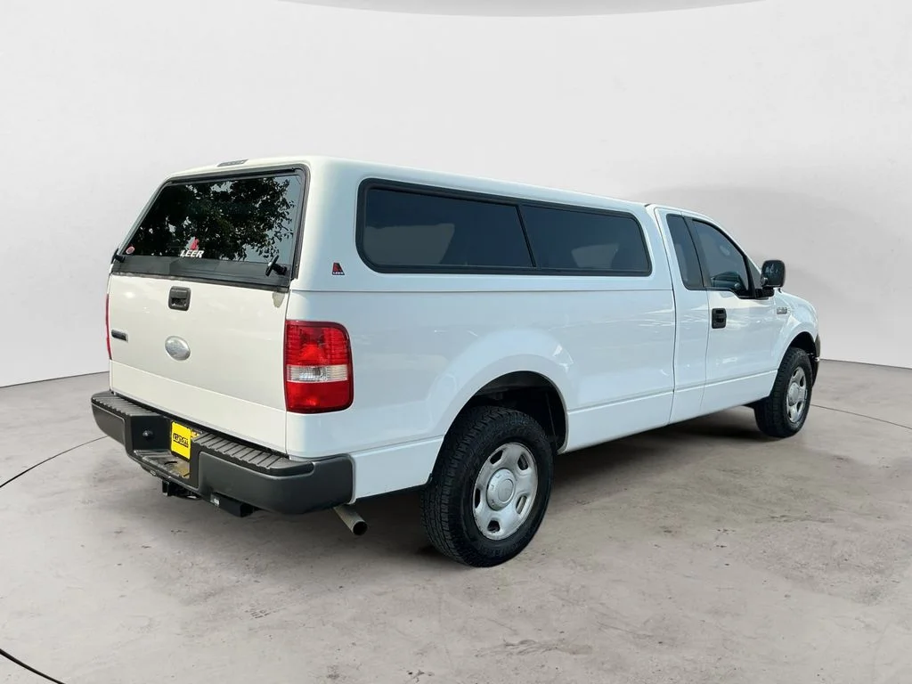 Used 2007 White Ford XL image 5