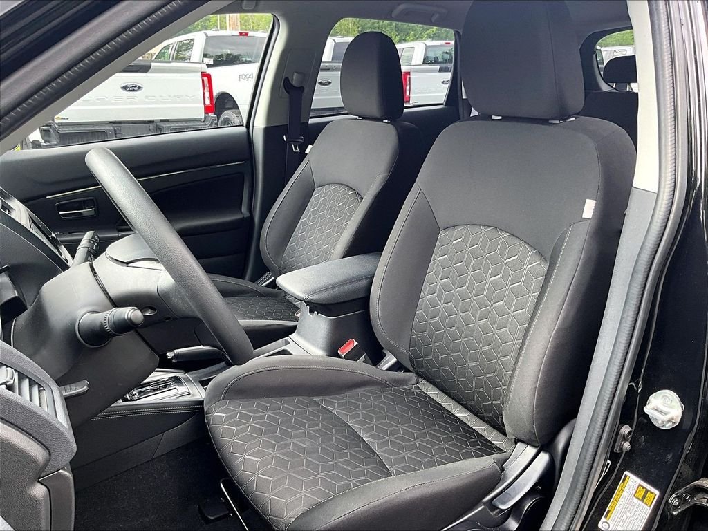 Used 2025 Alloy Silver Metallic Mitsubishi  image 10