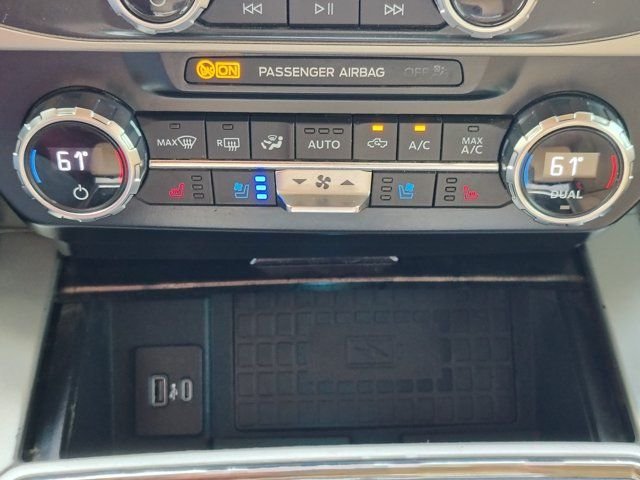 Used 2022 White Ford Lariat image 19