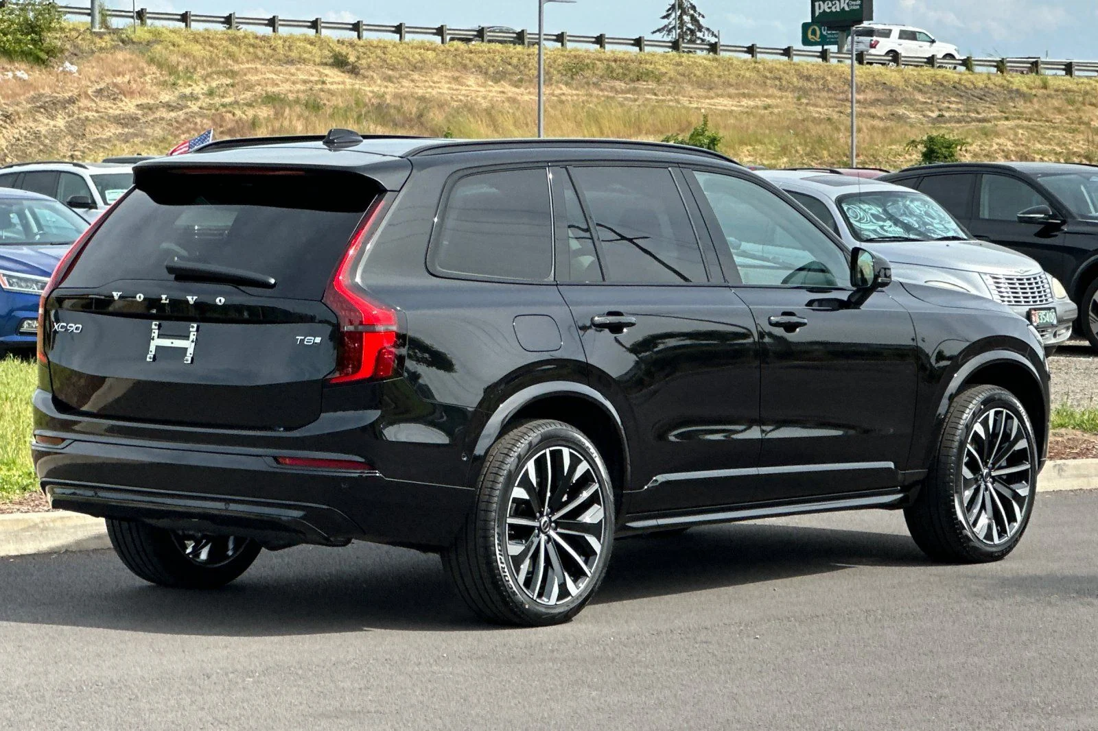 New 2026 Onyx Black Volvo Ultra image 3