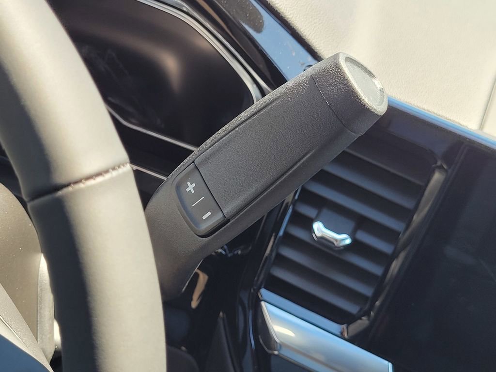 2025 Chevrolet Silverado 1500 LT - Photo 17