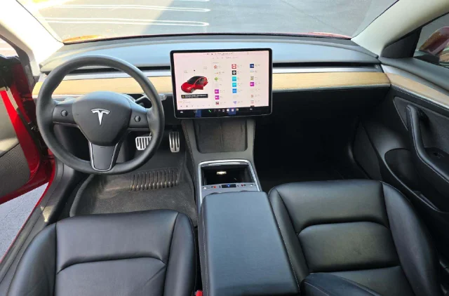 Used 2021  Tesla Long Range image 14