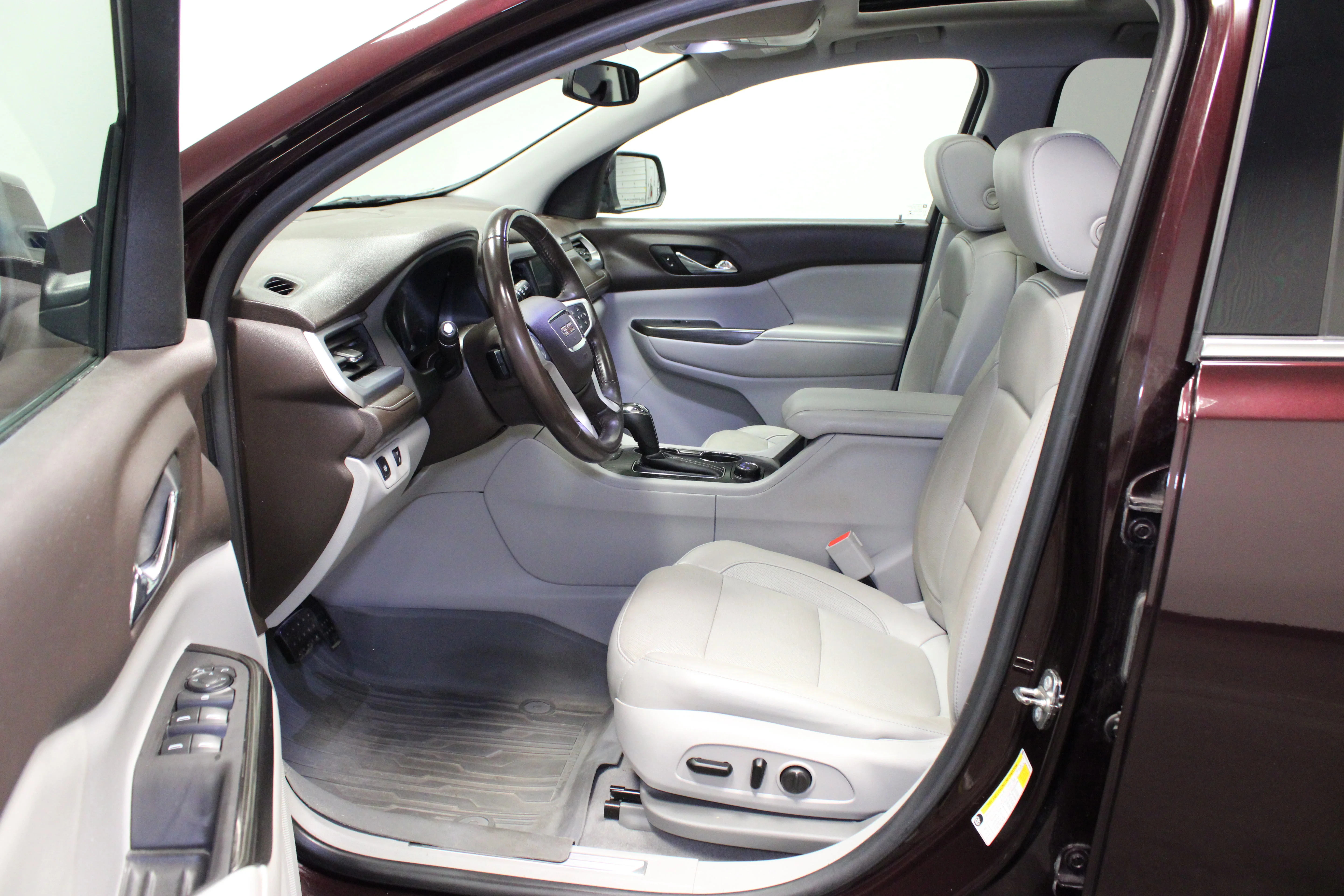 Used 2018 Black Cherry Metallic GMC SLT-1 image 19