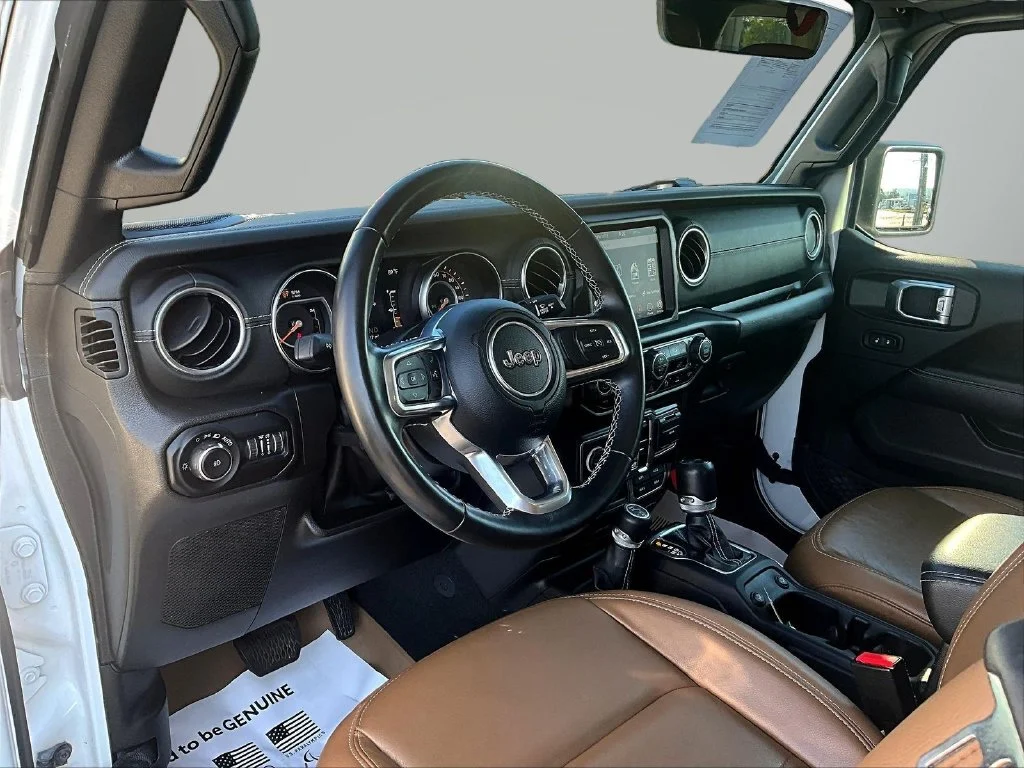 Used 2022 White Jeep Unlimited Sahara image 20