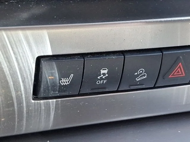 Used 2011 Red Jeep Limited image 25