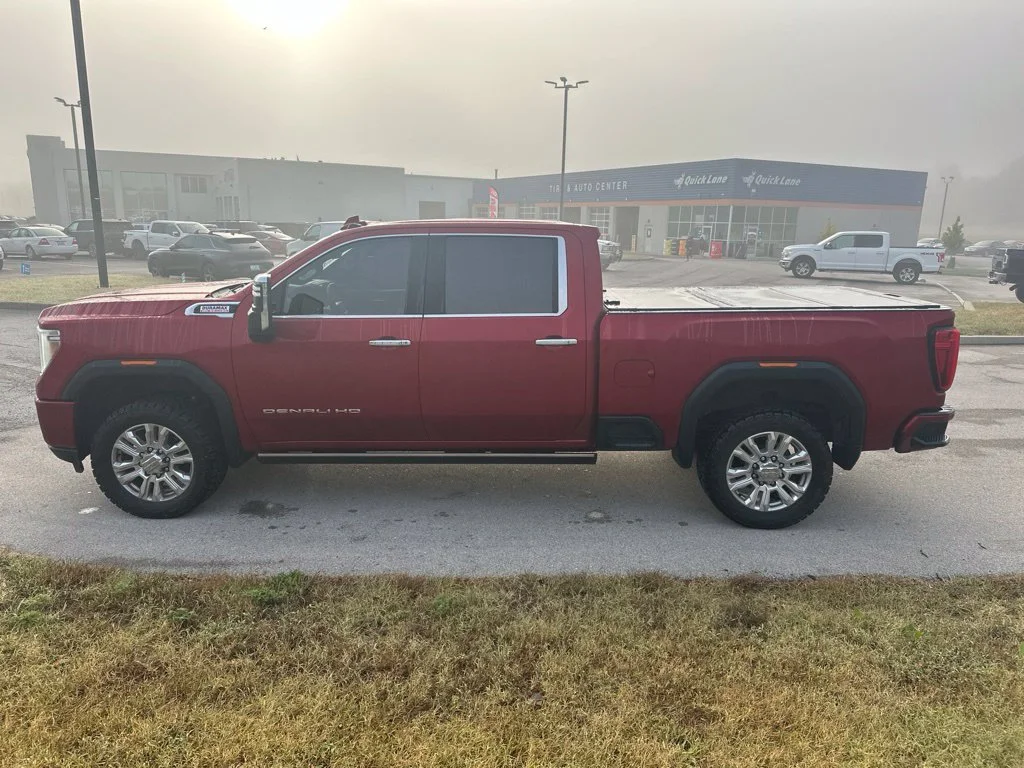 Used 2021 Cayenne Red GMC Denali image 10