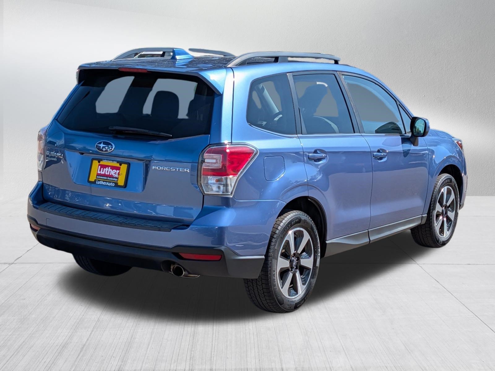 Used 2018 Quartz Blue Pearl Subaru Limited image 7