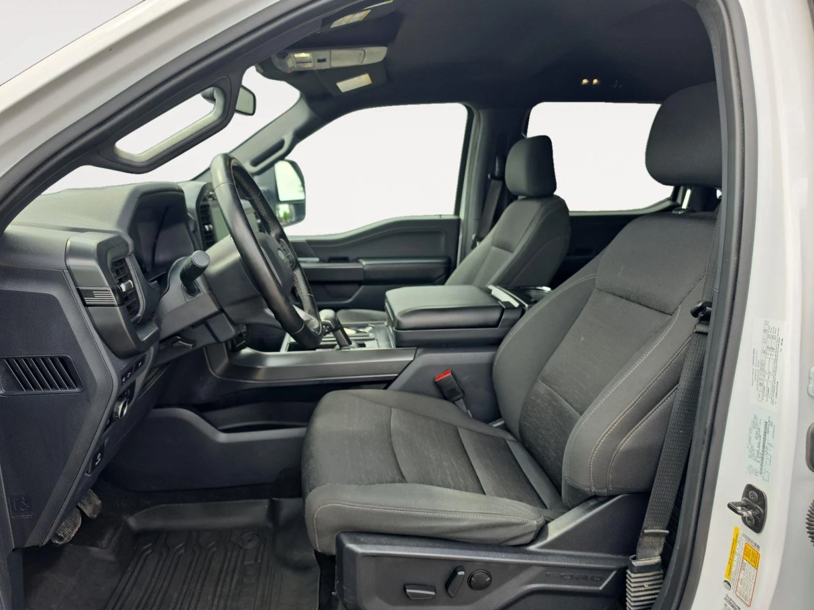 Used 2024 Oxford White Ford XLT image 10