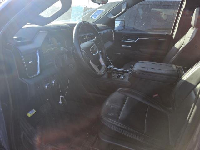 Used 2025  GMC Denali image 4