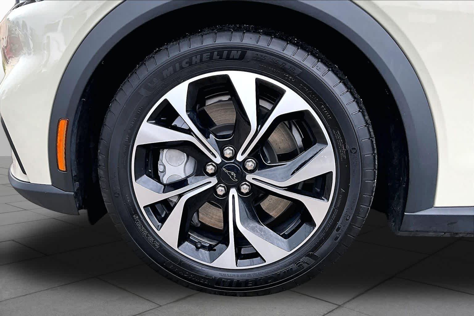 Used 2025 Desert Sand Ford Select image 13