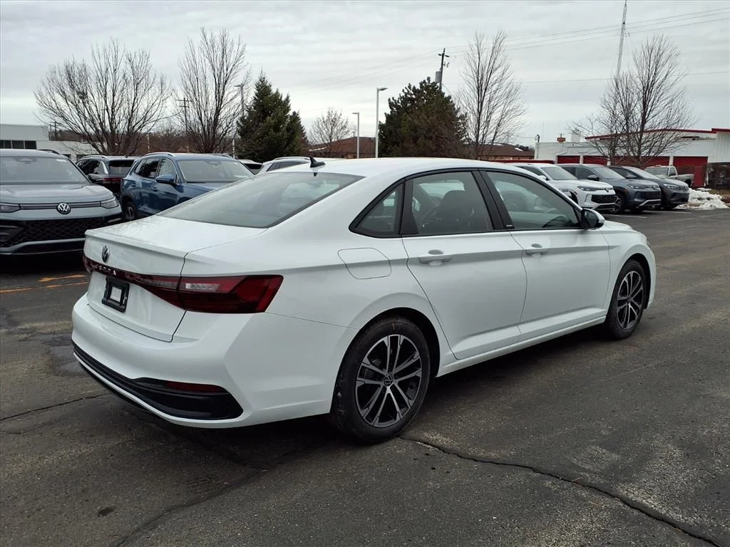 New 2026 Pure White Volkswagen 1.5T Sport image 3