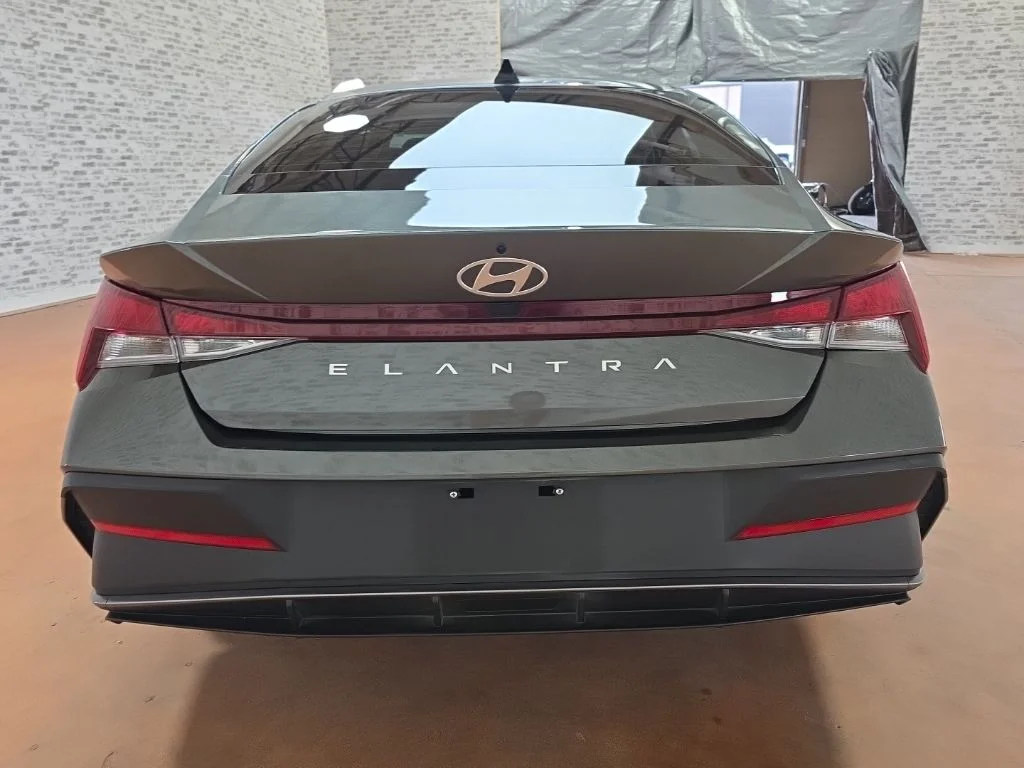Used 2024 Amazon Gray Hyundai SEL image 5