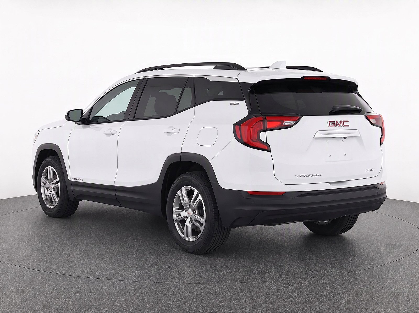 Used 2020 SUMMIT WHITE GMC SLE image 3