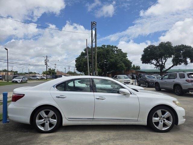 Used 2010 Starfire Pearl Lexus  image 4