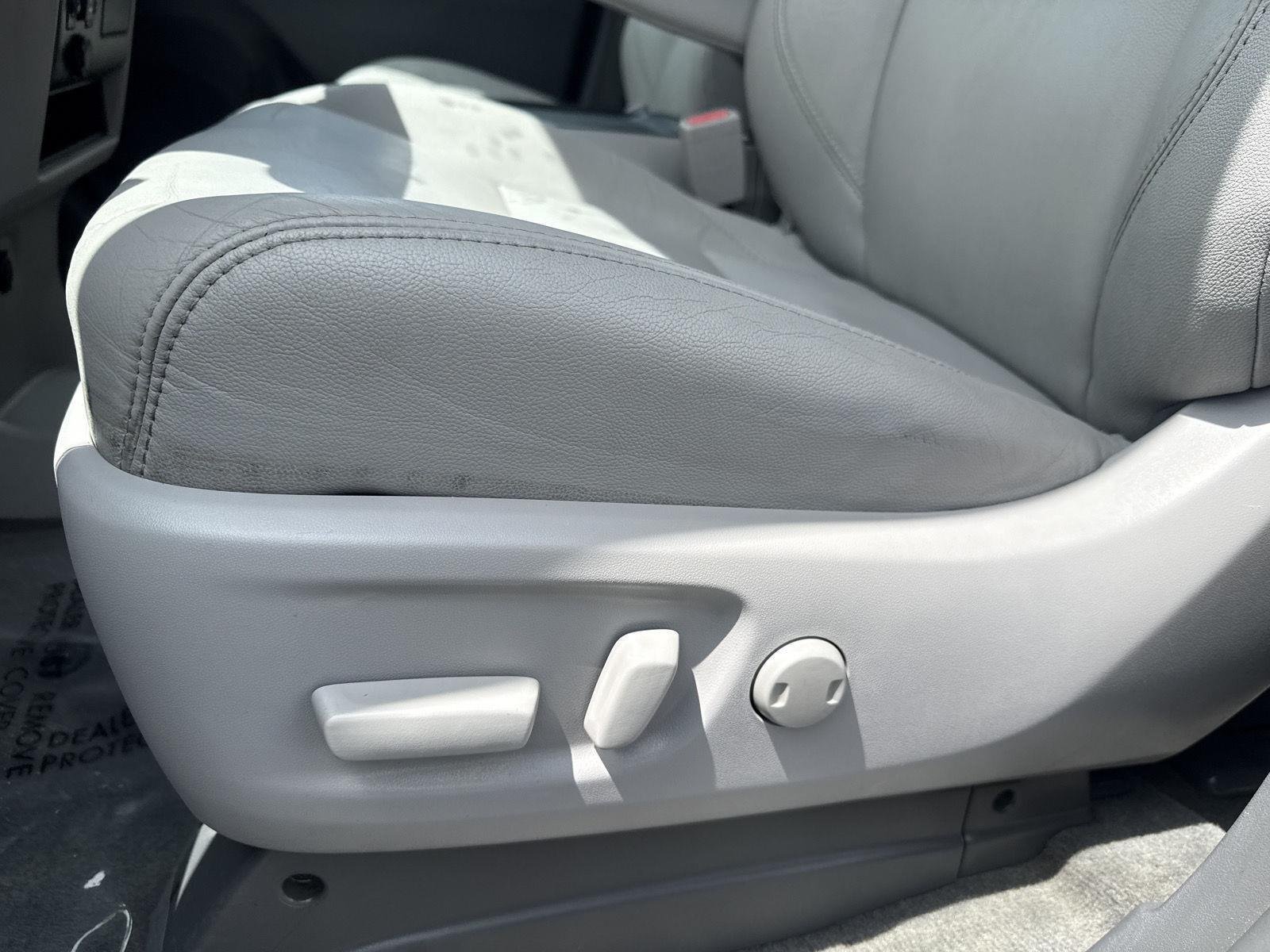 Used 2018 Predawn Gray Mica Toyota XLE image 11