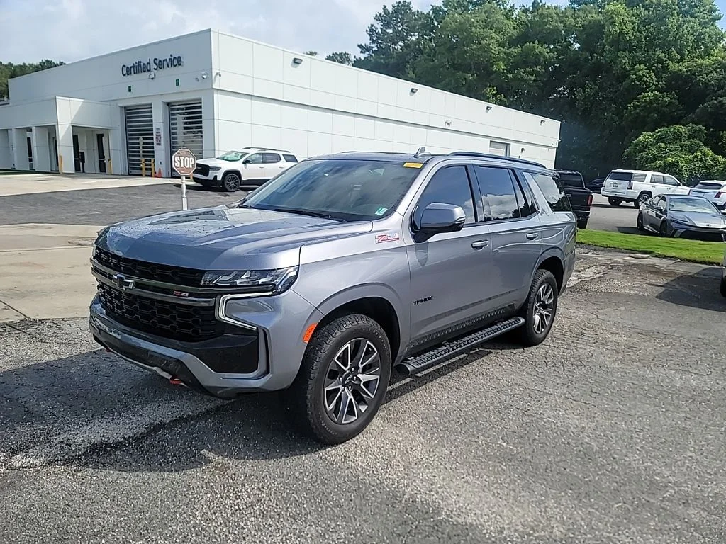 Used 2022 Gray Chevrolet Z71 image 3