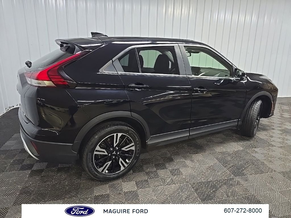 Used 2025 Labrador Black Pearl Mitsubishi SE image 3