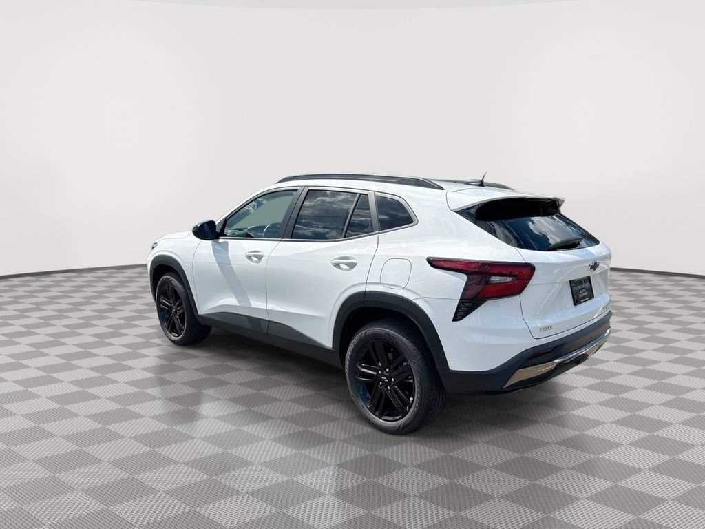 New 2026 Summit White Chevrolet ACTIV image 7