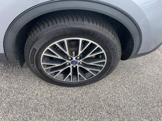 Used 2022 Blue Ford SEL image 17