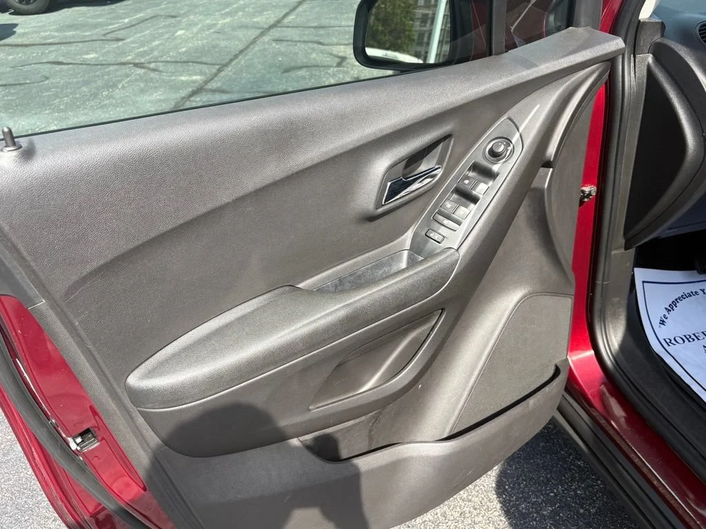 Used 2016 CRIMSON METALLIC Chevrolet LT image 10
