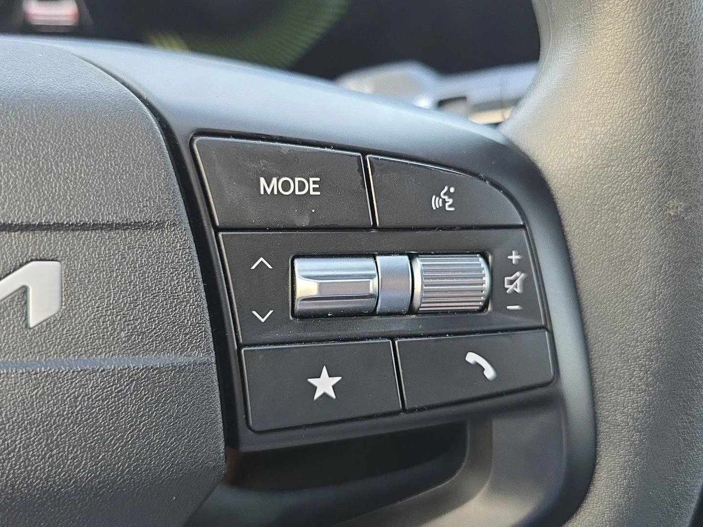 Used 2025 Interstellar Gray Kia LXS image 12